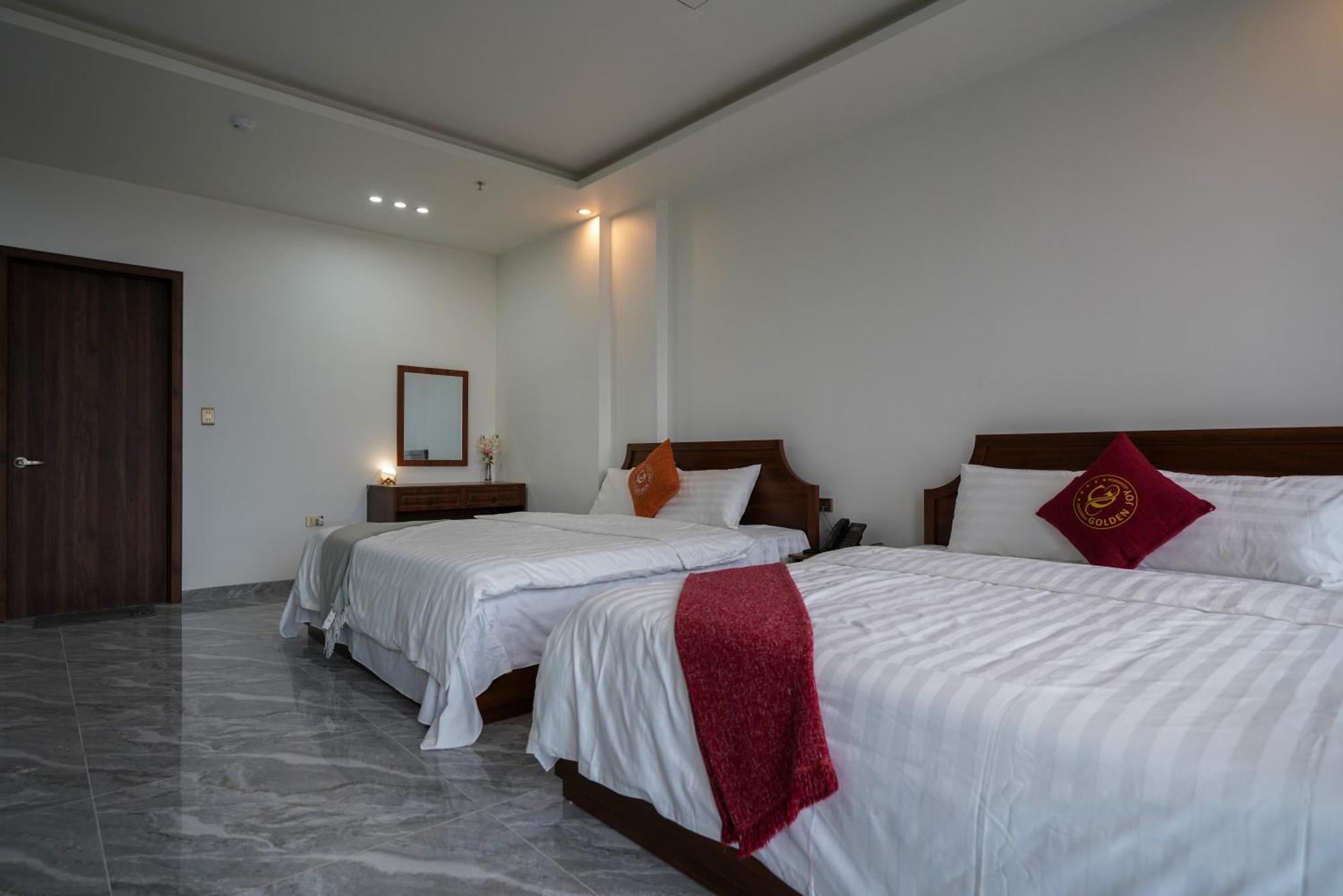 Golden Joy Hotel & Apartment Хайфон Экстерьер фото